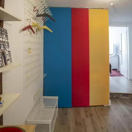 Alt Apartment *